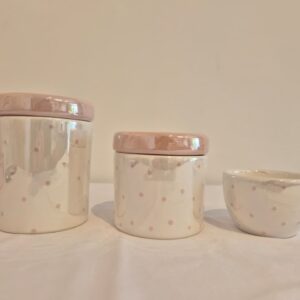 Kit ceramica 3pçs branco perol c/poá rosa velho