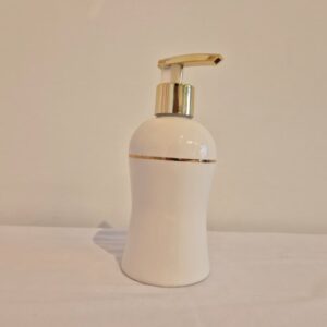 Saboneteira liq veneza branca filete válvula ouro