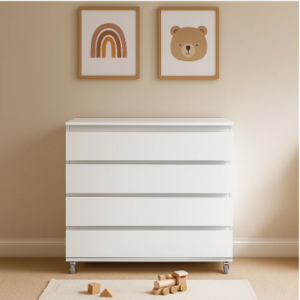 Cômoda Bada 4 gavetas toda Branca com rodízios