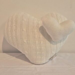 Almofada coração tricô off white Creative Biah