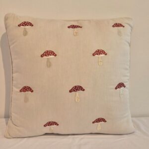 Almofada bordada cogumelos 40x40cm Qmama