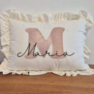 Almofada 25x35 400F bordada inicial Fratelli Biah