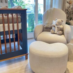 Poltrona Curve Pé giratório e balanço - tecido 010Plus