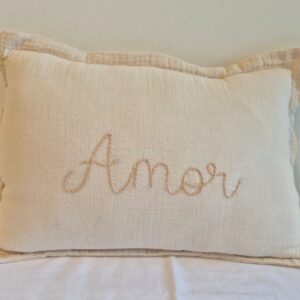 Almofada decorativa de gaze bord amor Qmama