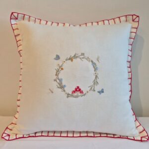 Almofada 40x40cm brasão cogumelo Qmama