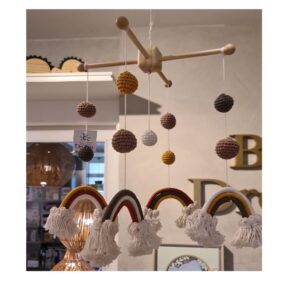 Móbile arco-íris boho amigurumi Inovart